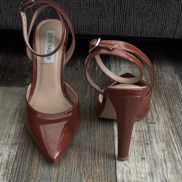 Steve Madden Brown Patent Pointed-Toe Ankle Strap Heels - Picture 2 of 3